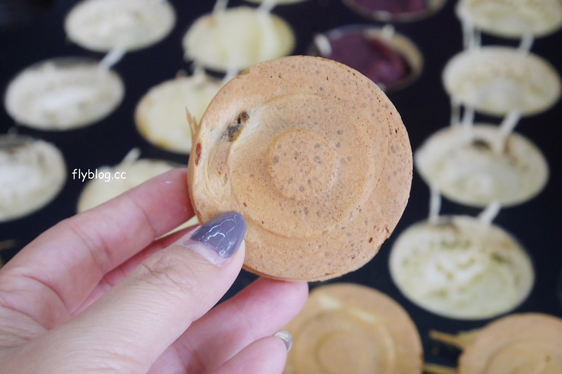 西屯市場紅豆餅┃台中西屯：車輪餅一個只要$5元，在地20年的好味道，有紅豆、奶油、芋頭、蘿蔔絲&hellip;四種口味可以選擇 @飛天璇的口袋