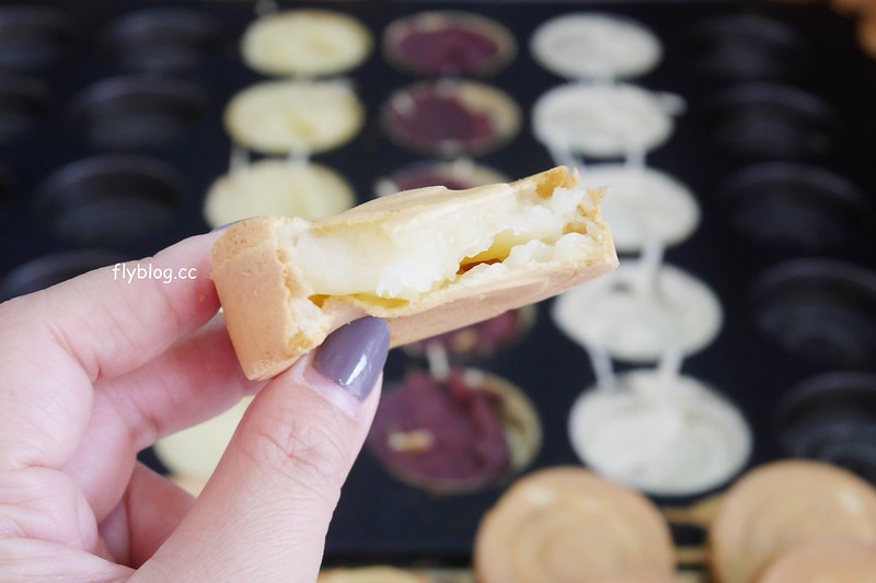 西屯市場紅豆餅┃台中西屯：車輪餅一個只要$5元，在地20年的好味道，有紅豆、奶油、芋頭、蘿蔔絲&hellip;四種口味可以選擇 @飛天璇的口袋