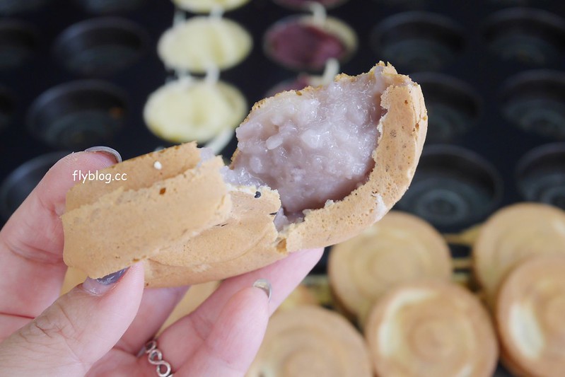 西屯市場紅豆餅┃台中西屯：車輪餅一個只要$5元，在地20年的好味道，有紅豆、奶油、芋頭、蘿蔔絲&hellip;四種口味可以選擇 @飛天璇的口袋