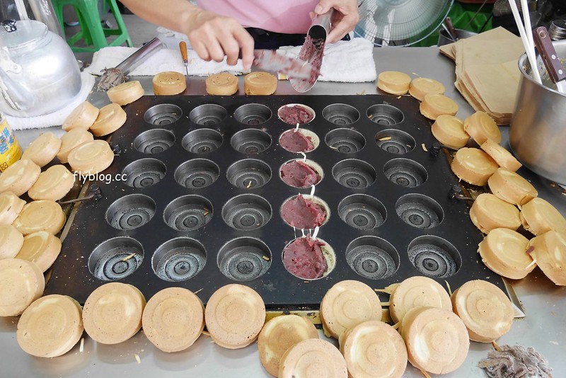 西屯市場紅豆餅┃台中西屯：車輪餅一個只要$5元，在地20年的好味道，有紅豆、奶油、芋頭、蘿蔔絲&hellip;四種口味可以選擇 @飛天璇的口袋