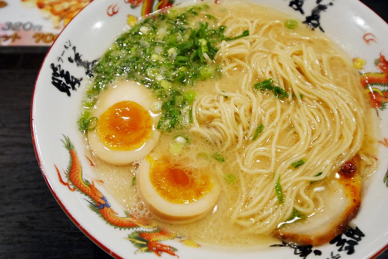 【日本靜岡】暖暮拉麵~九州拉麵評比第一名，靜岡車站步行5分鐘，拉麵煎餃都好吃推薦 @飛天璇的口袋