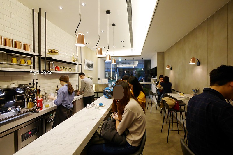 SIANG HAO手作甜點┃台中西屯：台中超夯大理石鏡面蛋糕，宛如藝術品的漂亮甜點，好吃又好拍的IG打卡熱門景點 @飛天璇的口袋