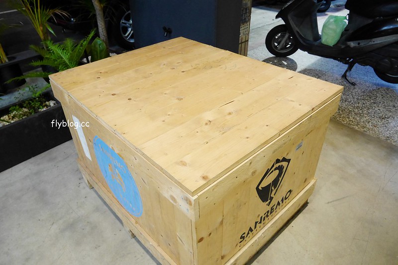 SIANG HAO手作甜點┃台中西屯：台中超夯大理石鏡面蛋糕，宛如藝術品的漂亮甜點，好吃又好拍的IG打卡熱門景點 @飛天璇的口袋