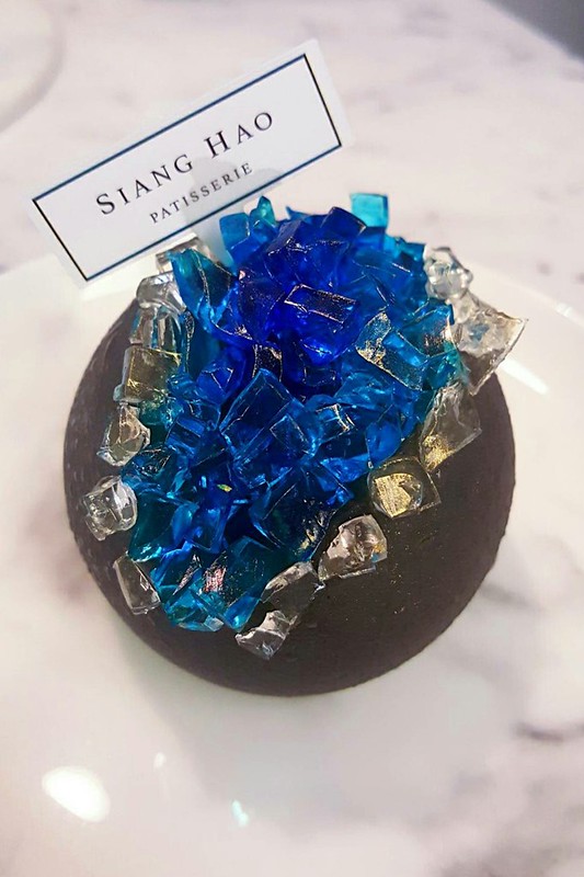 SIANG HAO手作甜點┃台中西屯：台中超夯大理石鏡面蛋糕，宛如藝術品的漂亮甜點，好吃又好拍的IG打卡熱門景點 @飛天璇的口袋