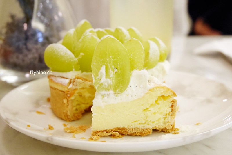 SIANG HAO手作甜點┃台中西屯：台中超夯大理石鏡面蛋糕，宛如藝術品的漂亮甜點，好吃又好拍的IG打卡熱門景點 @飛天璇的口袋