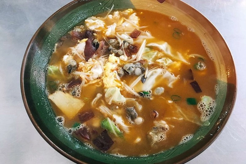 台中西區｜家味現炒．模範街老饕級美食，現點現做的媽媽味，必點麻油蚵仔麵線 @飛天璇的口袋