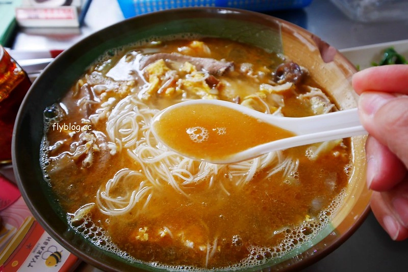 台中西區｜家味現炒．模範街老饕級美食，現點現做的媽媽味，必點麻油蚵仔麵線 @飛天璇的口袋