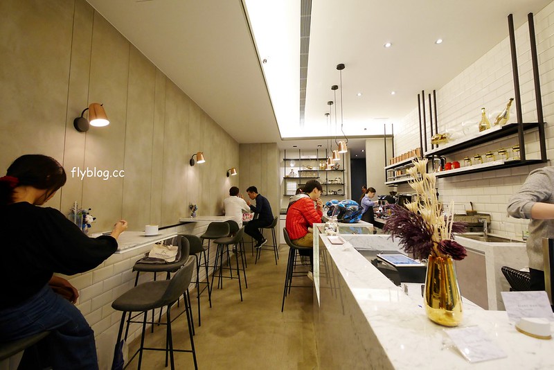 SIANG HAO手作甜點┃台中西屯：台中超夯大理石鏡面蛋糕，宛如藝術品的漂亮甜點，好吃又好拍的IG打卡熱門景點 @飛天璇的口袋