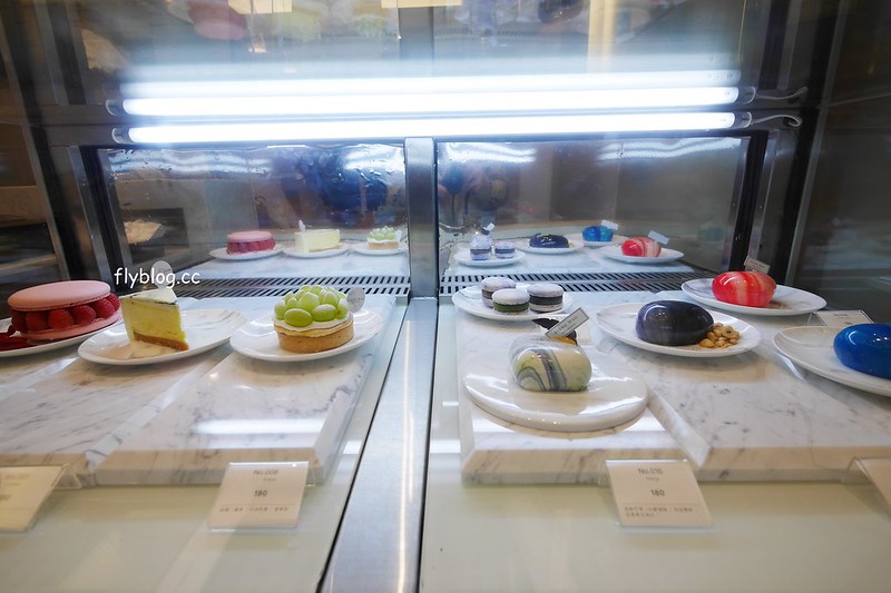 SIANG HAO手作甜點┃台中西屯：台中超夯大理石鏡面蛋糕，宛如藝術品的漂亮甜點，好吃又好拍的IG打卡熱門景點 @飛天璇的口袋