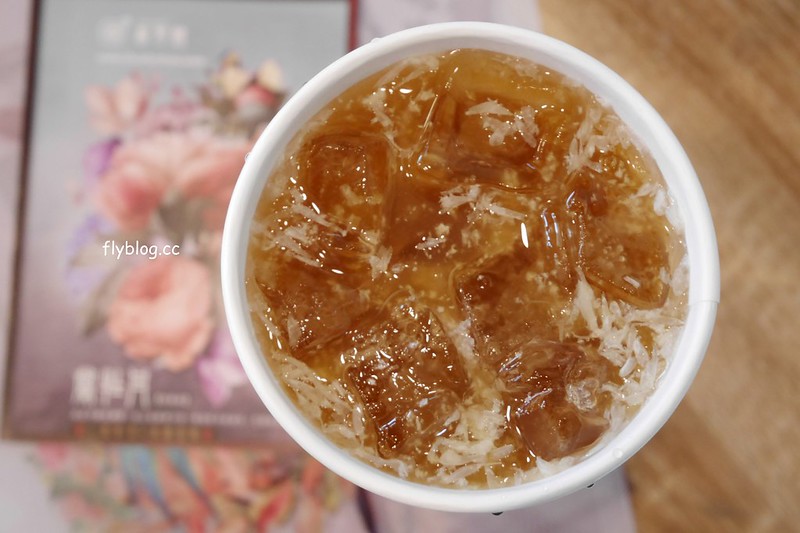 春芳號@河南店┃台中西屯：最療癒的手搖飲料店，11/9(四)進駐逢甲商圈，季節限定聖誕花鹿杯11月中旬全省統一上市 @飛天璇的口袋