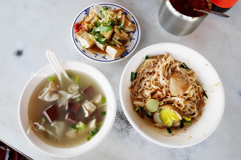 台中西屯｜盛香味擔仔麵．青海路惠來市場裡面，低調不顯眼卻每天大排長龍 @飛天璇的口袋
