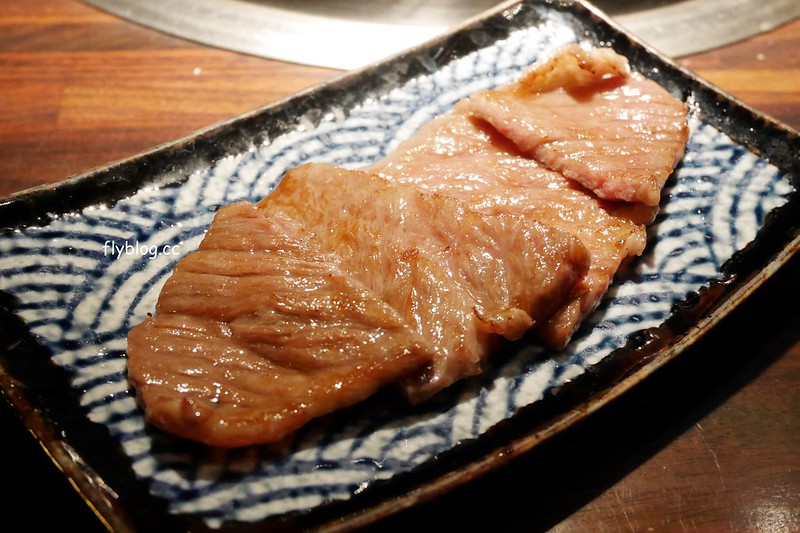 脂板前炭火燒肉｜台中米其林餐盤推薦台中燒肉，濃濃日式氛圍的燒肉店 @飛天璇的口袋