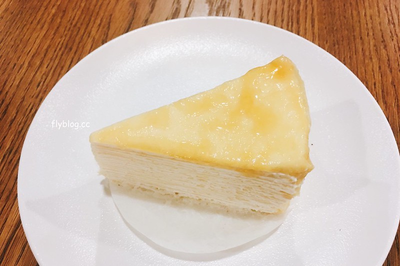 星巴克大英店 Starbucks┃台中南屯：全台灣第二家摩登典藏吧台門市，下午4點之後還提供咖啡啤酒，公益路IG拍照打卡新亮點 @飛天璇的口袋