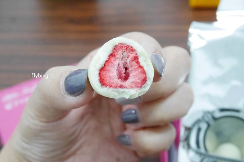 【日本大阪】日本必買伴手禮推薦~日本必買零食伴手禮！零食餅乾、大阪限定商品(購於關西機場免稅商店) @飛天璇的口袋