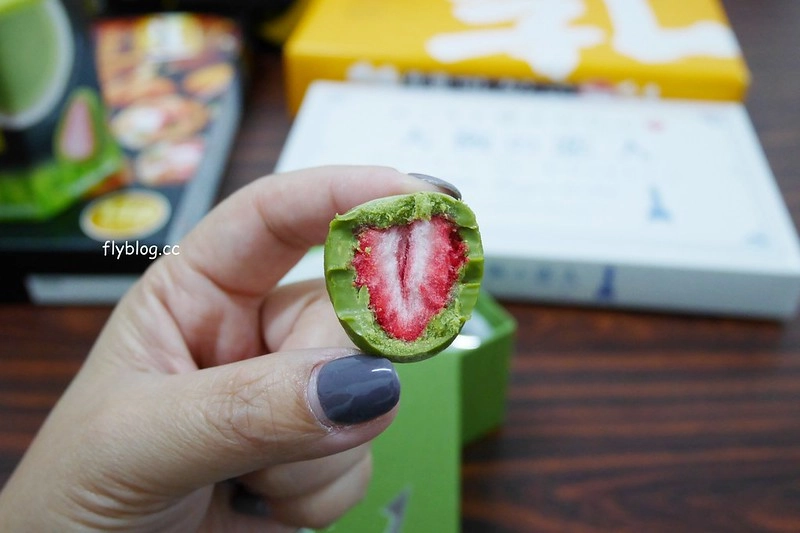 【日本大阪】日本必買伴手禮推薦~日本必買零食伴手禮！零食餅乾、大阪限定商品(購於關西機場免稅商店) @飛天璇的口袋