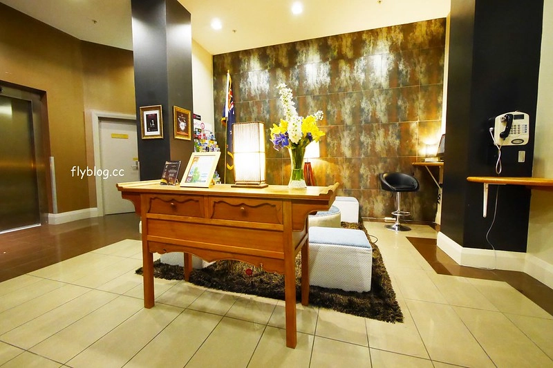 紐西蘭奧克蘭｜奧克蘭城市飯店 Auckland City Hotel．房間備有小廚房，隔壁就是韓國超市，鄰近天空塔、皇后大道和維達港 @飛天璇的口袋