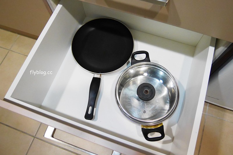 紐西蘭奧克蘭｜奧克蘭城市飯店 Auckland City Hotel．房間備有小廚房，隔壁就是韓國超市，鄰近天空塔、皇后大道和維達港 @飛天璇的口袋