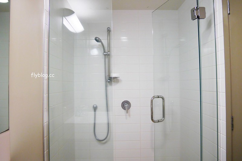 紐西蘭奧克蘭｜奧克蘭城市飯店 Auckland City Hotel．房間備有小廚房，隔壁就是韓國超市，鄰近天空塔、皇后大道和維達港 @飛天璇的口袋