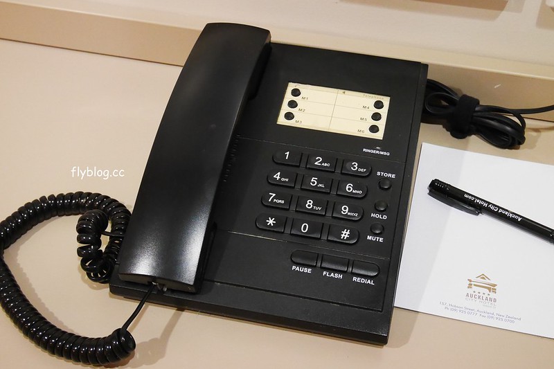 紐西蘭奧克蘭｜奧克蘭城市飯店 Auckland City Hotel．房間備有小廚房，隔壁就是韓國超市，鄰近天空塔、皇后大道和維達港 @飛天璇的口袋