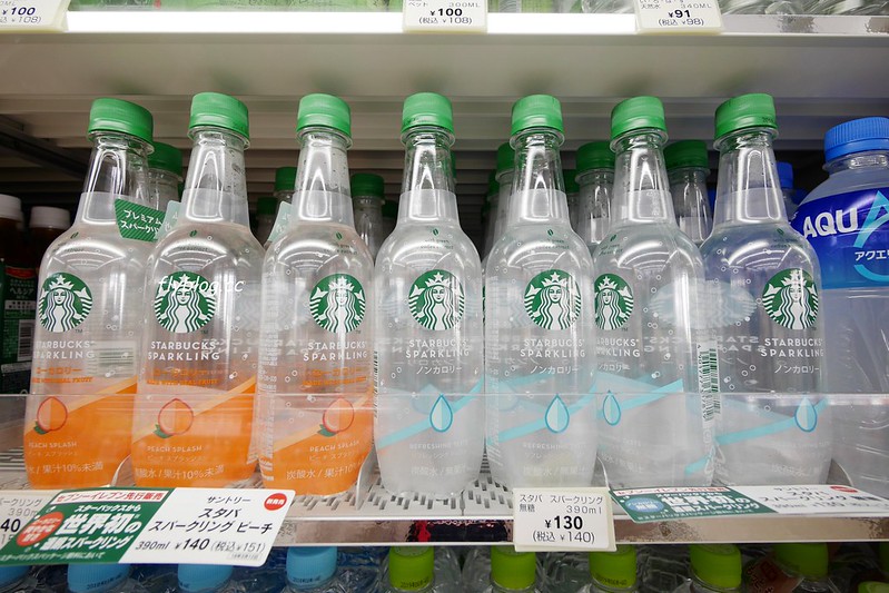 【日本大阪】星巴克透明咖啡~日本：7-11限定星巴克透明氣泡水，還有Suntroy、可口可樂い・ろ・は・す和其他天然水加味礦泉水(氣泡水)比一比 @飛天璇的口袋