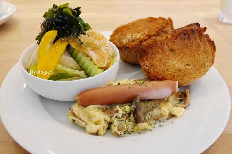 台中西區｜目覺咖啡三店．精明商圈優質咖啡館，個人心中台中第一名的早午餐 @飛天璇的口袋