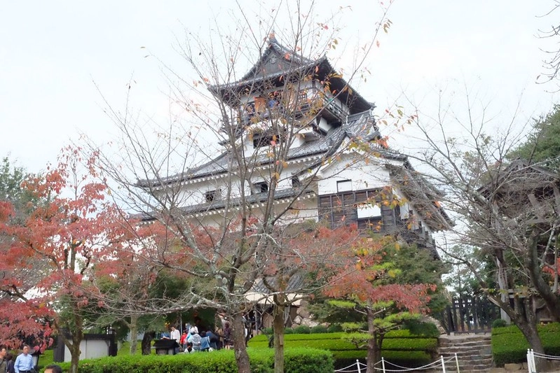 日本愛知｜犬山城．日本5大國寶城之一，犬山城下町美食景點，名古屋到犬山城的交通方式 @飛天璇的口袋