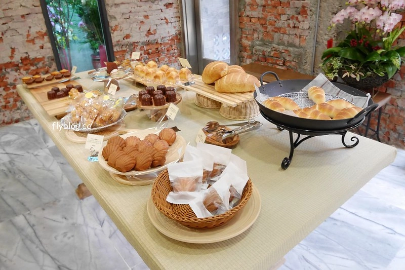 台中西區｜蜜柑法式甜點麵包．老宅改建法式麵包甜點店，模範街鄰近草悟道商圈 @飛天璇的口袋