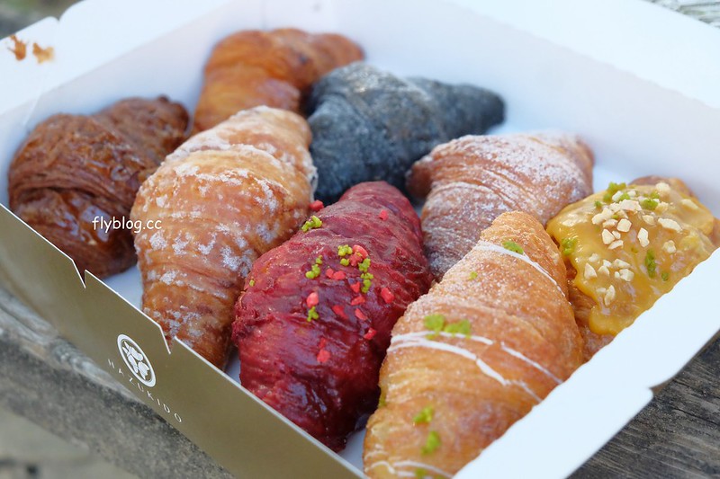八月堂┃台中北區：殿堂級可頌台中也吃的到，繽紛草莓和青森蘋果季節限定，買7送1自用送禮都划算 @飛天璇的口袋