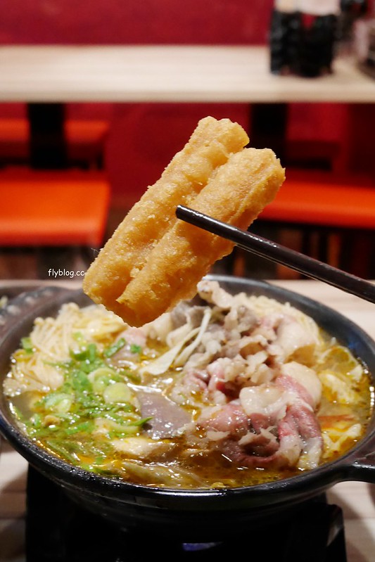 那個鍋．一中店┃台中北區：一個人也可以吃麻辣鍋，還有手工麵無限吃到飽，一中店試賣期間全面5折 @飛天璇的口袋