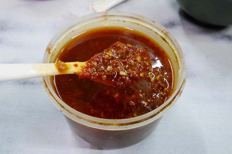 台中北屯｜永留香臭豆腐．鐵皮屋搭建的臭豆腐店，捷運松竹站隱藏版宵夜美食 @飛天璇的口袋