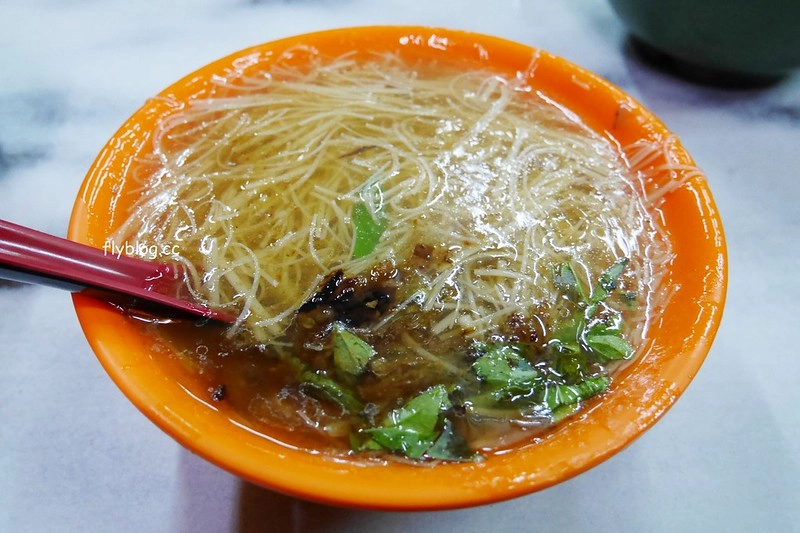 台中北屯｜永留香臭豆腐．鐵皮屋搭建的臭豆腐店，捷運松竹站隱藏版宵夜美食 @飛天璇的口袋