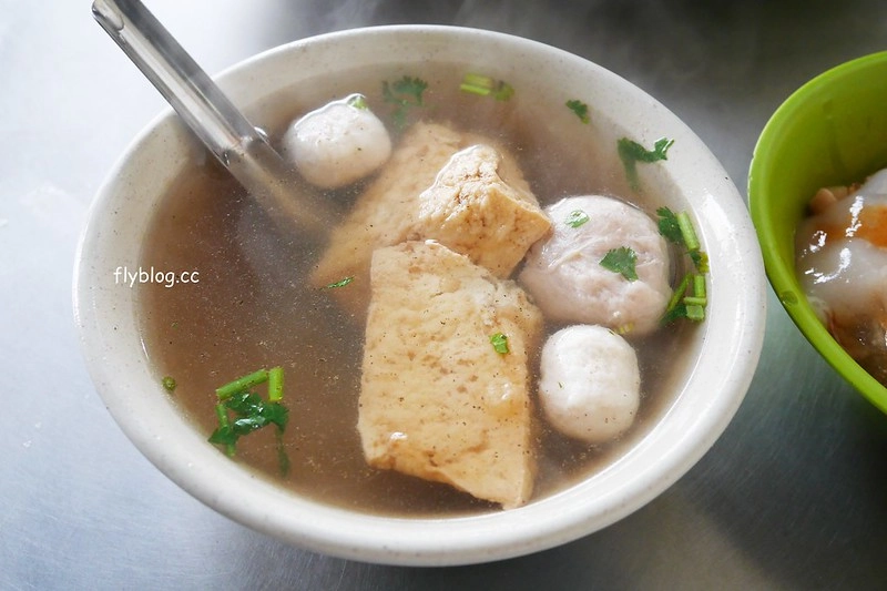 彰化花壇｜口庄肉圓枝，香腸加肉圓標準在地吃法，花壇監理站附近70年肉圓 @飛天璇的口袋