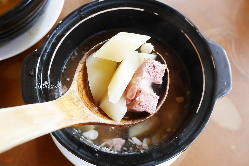 台中石岡｜仙塘跡餐廳，為了燜鴨專程來朝聖，非常隱密生意卻超好的景觀餐廳 @飛天璇的口袋