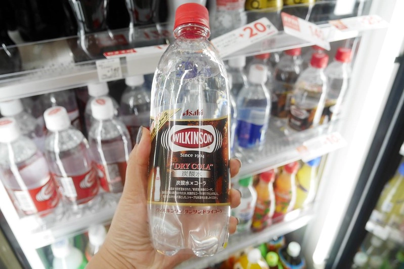 【日本大阪】星巴克透明咖啡~日本：7-11限定星巴克透明氣泡水，還有Suntroy、可口可樂い・ろ・は・す和其他天然水加味礦泉水(氣泡水)比一比 @飛天璇的口袋