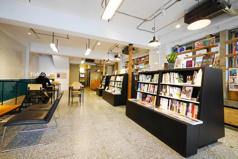 台中中區｜Fleet Street 艦隊街咖啡，點咖啡送一份早餐，每天早上10點前，免費插頭Wifi無限使用 @飛天璇的口袋