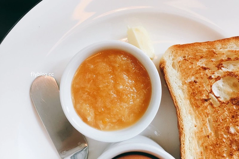 台中中區｜Fleet Street 艦隊街咖啡，點咖啡送一份早餐，每天早上10點前，免費插頭Wifi無限使用 @飛天璇的口袋