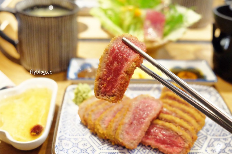 乍牛．王品炸牛排專賣┃台中西屯：牛排也可以用炸的，自已DIY調整熟度，還有台中店每次限定A5和牛，新光三越百貨10樓美食 @飛天璇的口袋