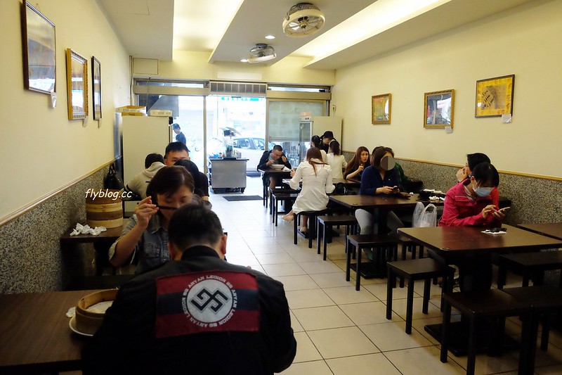 【台中西區】饕之鄉李姐的店：有平價鼎泰豐美喻的小籠包，蔥油餅和鮭魚炒飯也推薦 @飛天璇的口袋