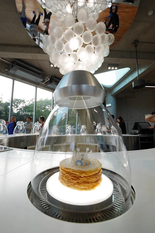 台南安平｜深藍咖啡館旗艦店．台南LV級的千層蛋糕，清水模建築打造精品旗艦店 @飛天璇的口袋