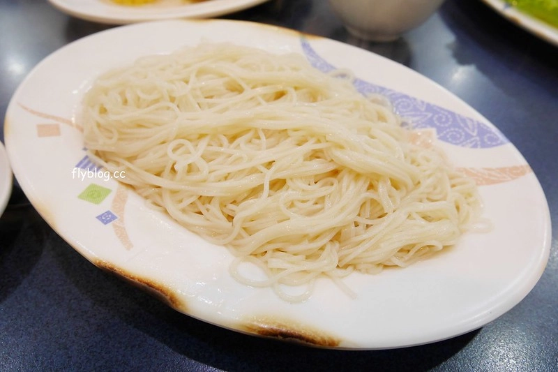 台中西區｜阿里郎迷你火鍋．超過30顆蛤蠣的蒜頭雞超推，還有饕客必點的燒酒雞 @飛天璇的口袋