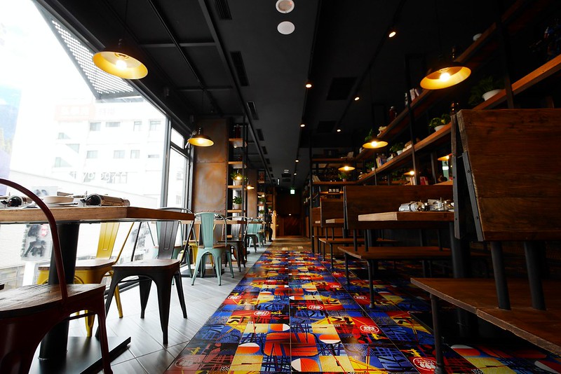 初念火鍋┃台中南屯：宛如咖啡館的漂亮火鍋店，使用天然健康的食材，湯頭有7種不同選擇，推薦手工麵紮實有Q勁 @飛天璇的口袋