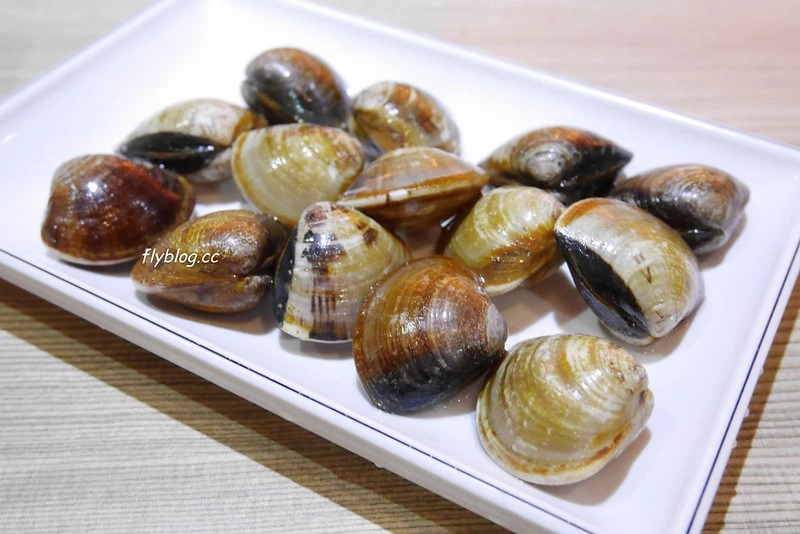 台中西屯｜滿堂紅頂級麻辣鴛鴦鍋｜599元以上麻辣火鍋吃到飽，牛小排、哈根達斯和可口可樂無限取用 @飛天璇的口袋