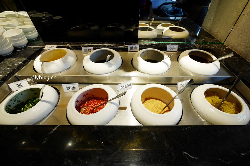 萬客什鍋@崇德店┃台中北區：台中在地20幾年的小火鍋店，崇德店2/1開始試賣，平日中午也可以吃到燒酒雞 @飛天璇的口袋