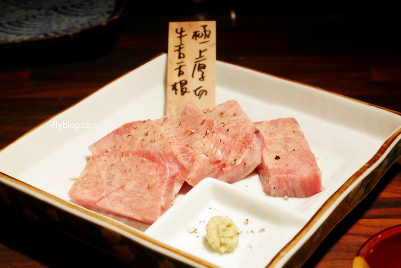脂板前炭火燒肉｜台中米其林餐盤推薦台中燒肉，濃濃日式氛圍的燒肉店 @飛天璇的口袋