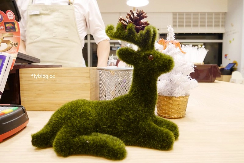 台中西屯｜Woosa 屋莎洋食鬆餅屋 台中遠百店．輕如雲朵有入棉花糖的鬆餅，義大利麵的表現也不錯 @飛天璇的口袋