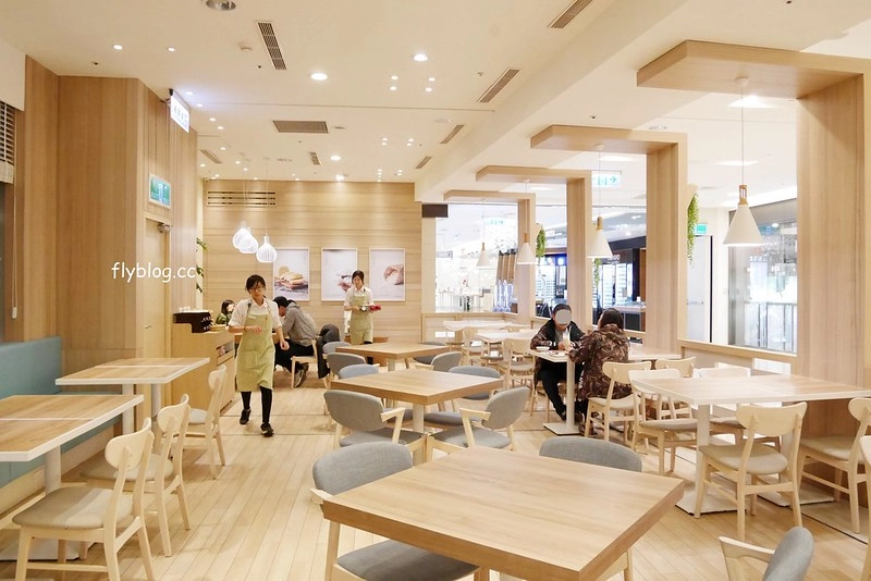 台中西屯｜Woosa 屋莎洋食鬆餅屋 台中遠百店．輕如雲朵有入棉花糖的鬆餅，義大利麵的表現也不錯 @飛天璇的口袋