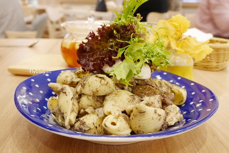 台中西屯｜Woosa 屋莎洋食鬆餅屋 台中遠百店．輕如雲朵有入棉花糖的鬆餅，義大利麵的表現也不錯 @飛天璇的口袋