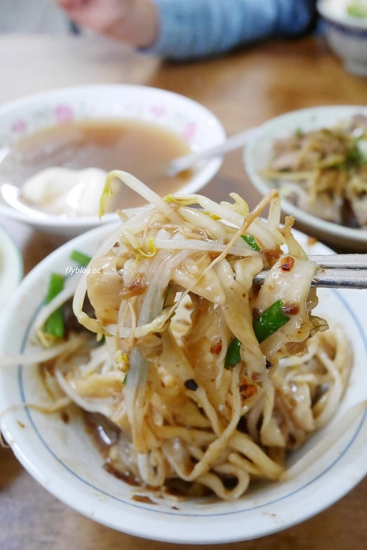 台中清水｜老士官擀麵．清水人必吃的擀麵，米其林必比登推薦 @飛天璇的口袋