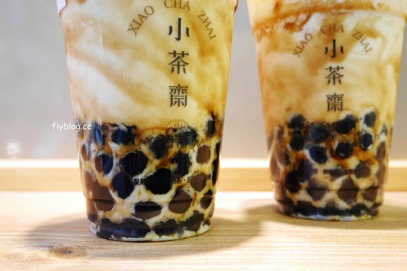 小茶齋┃台中西屯：手工岩漿炒糖慢火蜜糖珍珠，喜歡這充滿文青風格的設計，飲料外帶自取買五送一，鄰近逢甲商圈IG網美超愛 @飛天璇的口袋