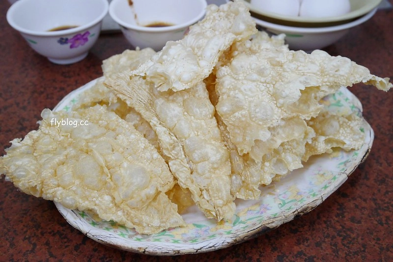 吉生沙茶火鍋｜冬天限定，用臉盆吃吉生沙茶火鍋，炭火煮吃的是古早味 @飛天璇的口袋